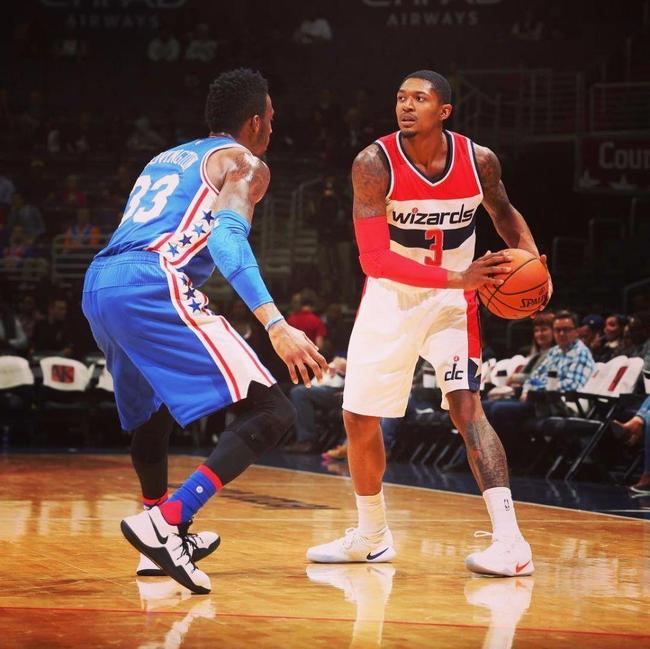 频起身鼓掌 频起身鼓掌