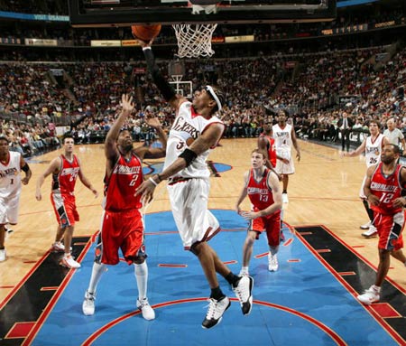 强的边后卫 强的边后卫